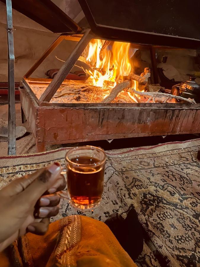 Sunrise Camp Hotel Wadi Rum Buitenkant foto