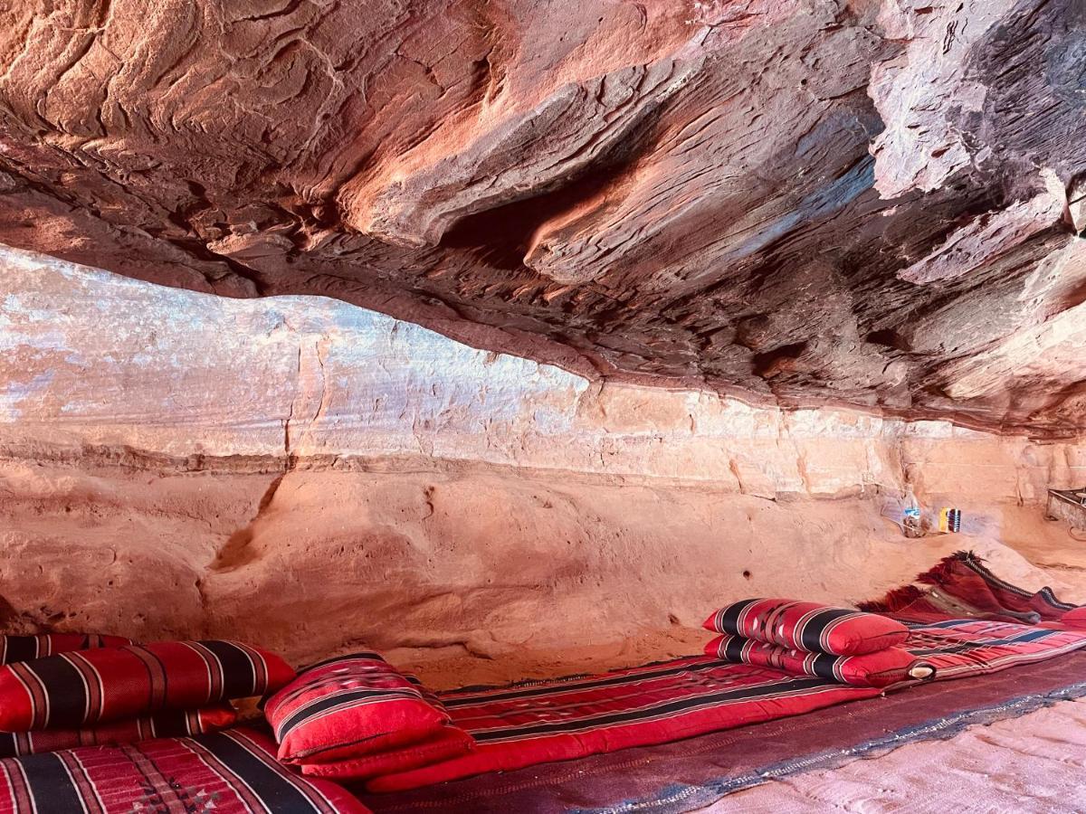 Sunrise Camp Hotel Wadi Rum Buitenkant foto