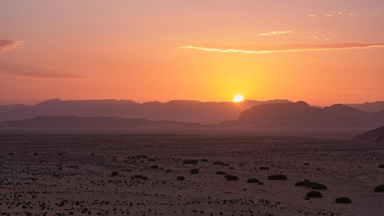 Sunrise Camp Hotel Wadi Rum Buitenkant foto