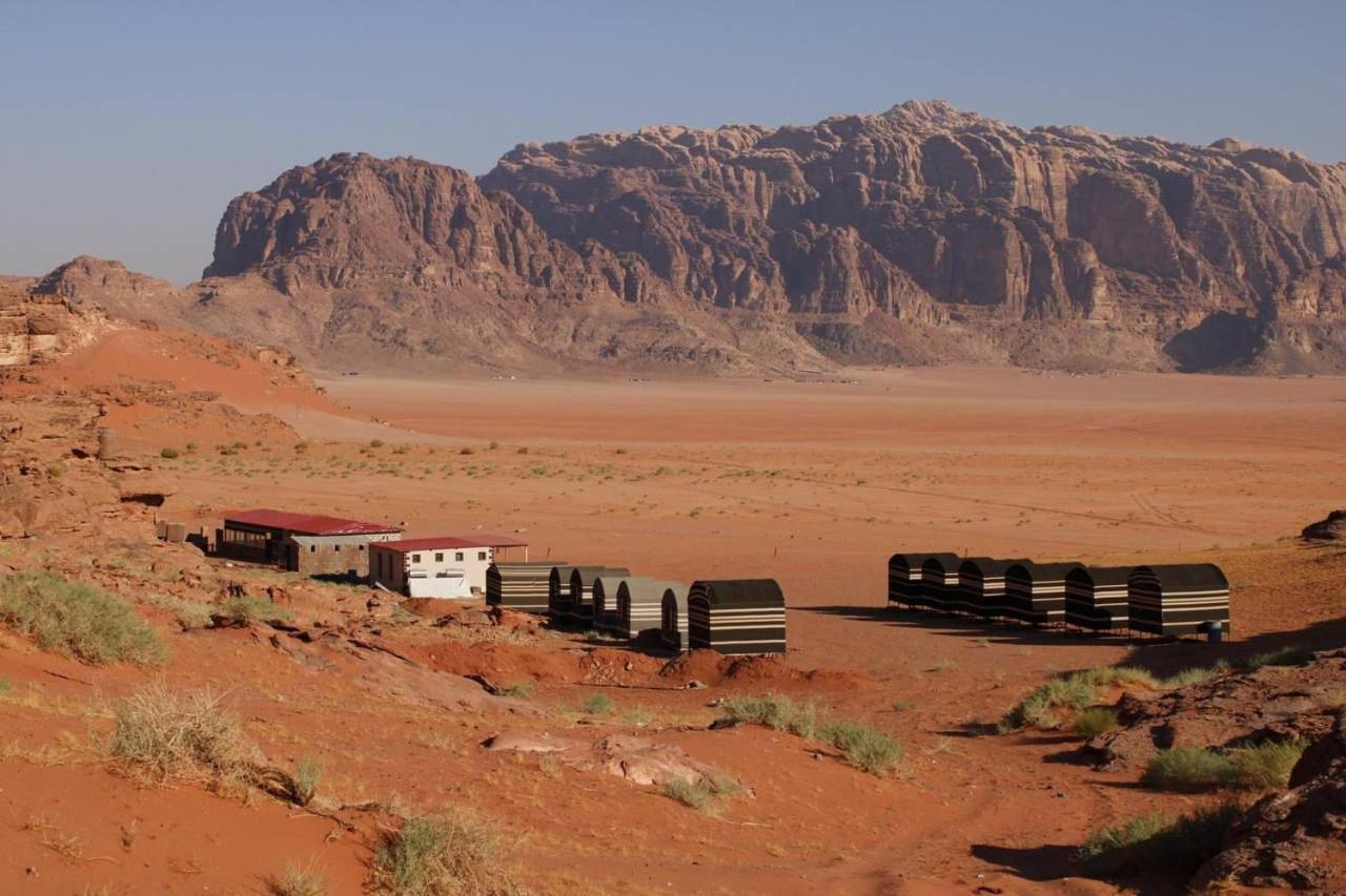 Sunrise Camp Hotel Wadi Rum Buitenkant foto