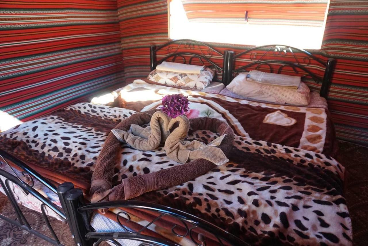 Sunrise Camp Hotel Wadi Rum Buitenkant foto