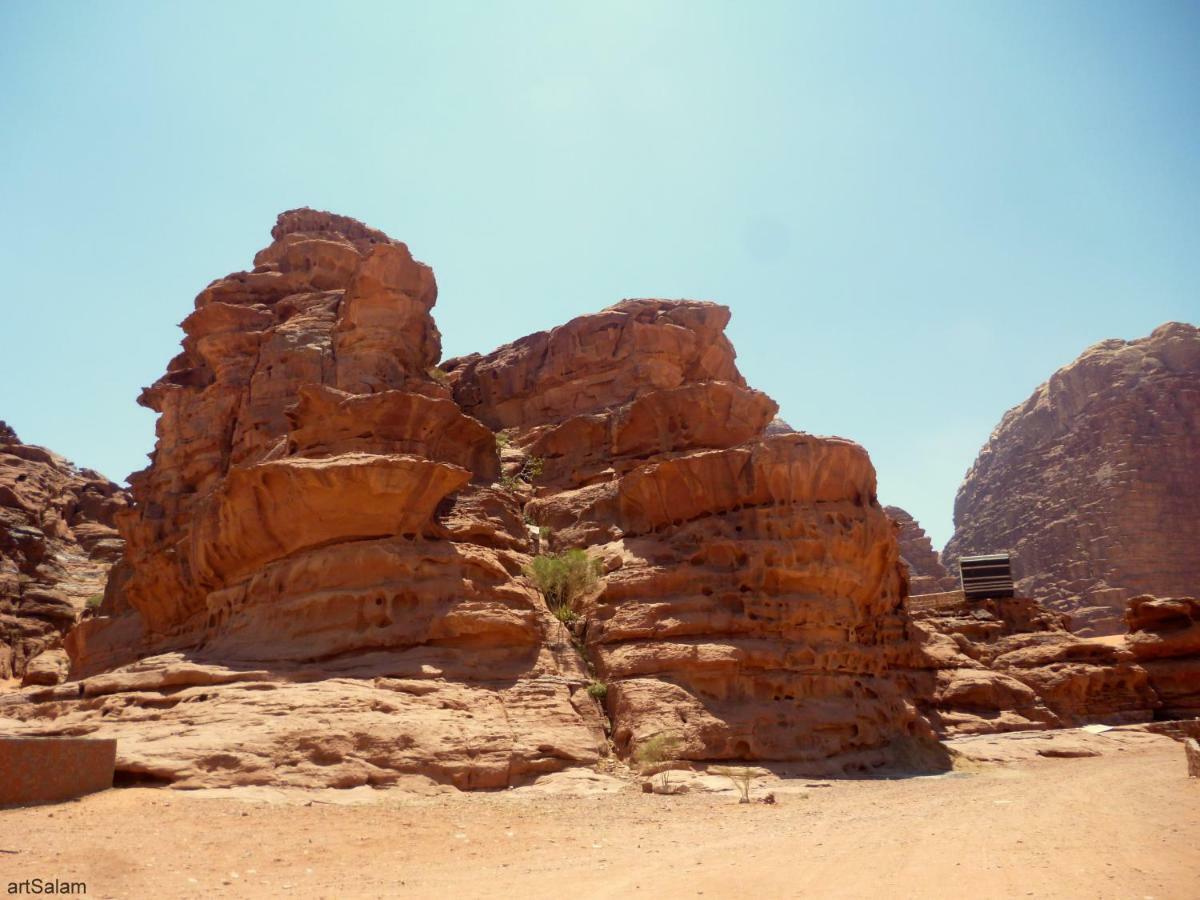 Sunrise Camp Hotel Wadi Rum Buitenkant foto
