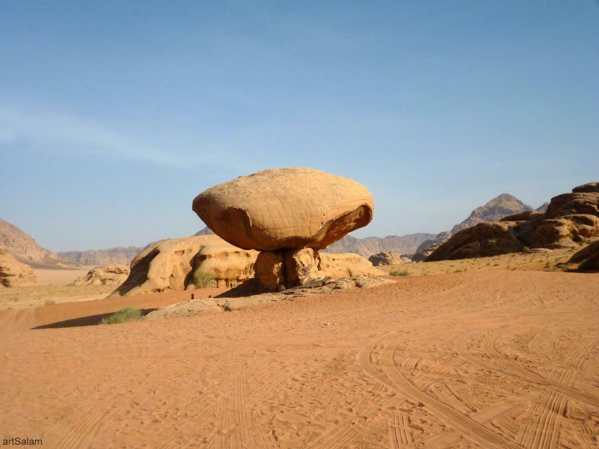 Sunrise Camp Hotel Wadi Rum Buitenkant foto