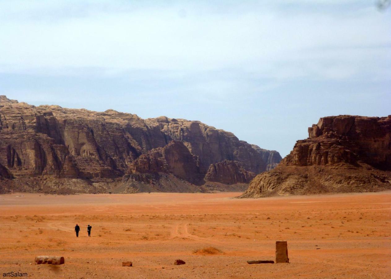 Sunrise Camp Hotel Wadi Rum Buitenkant foto